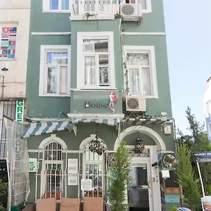 Taksim House Hostal